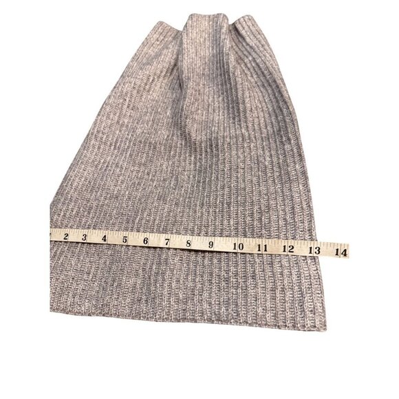 H & M Grey Knit Infinity Scarf  One Size NWT - Picture 7 of 9